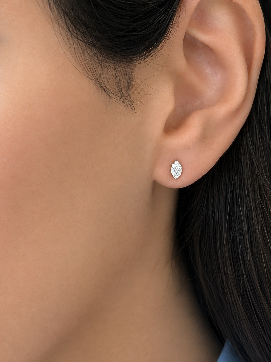 Halo Mini Pearshape diamond studs