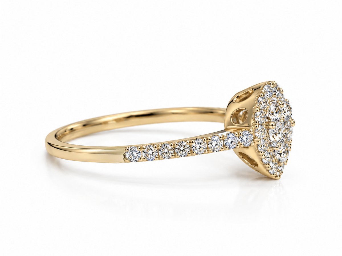 Halo Pearshape Diamond Ring