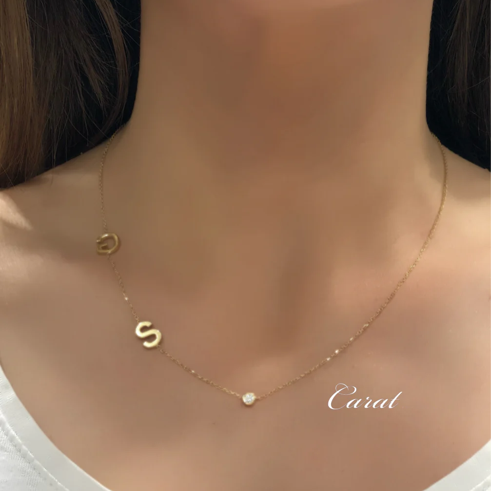 Plain Double Initial Side Bezelsetting
