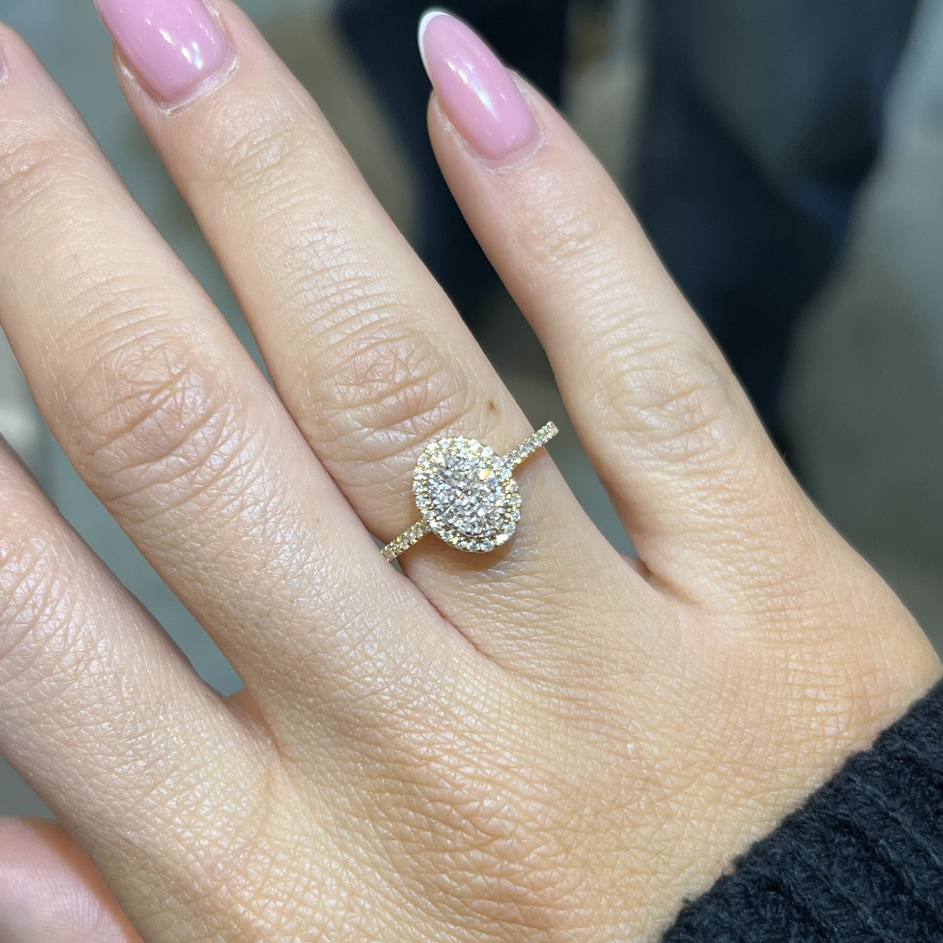 Bague Ovale Multidiamants