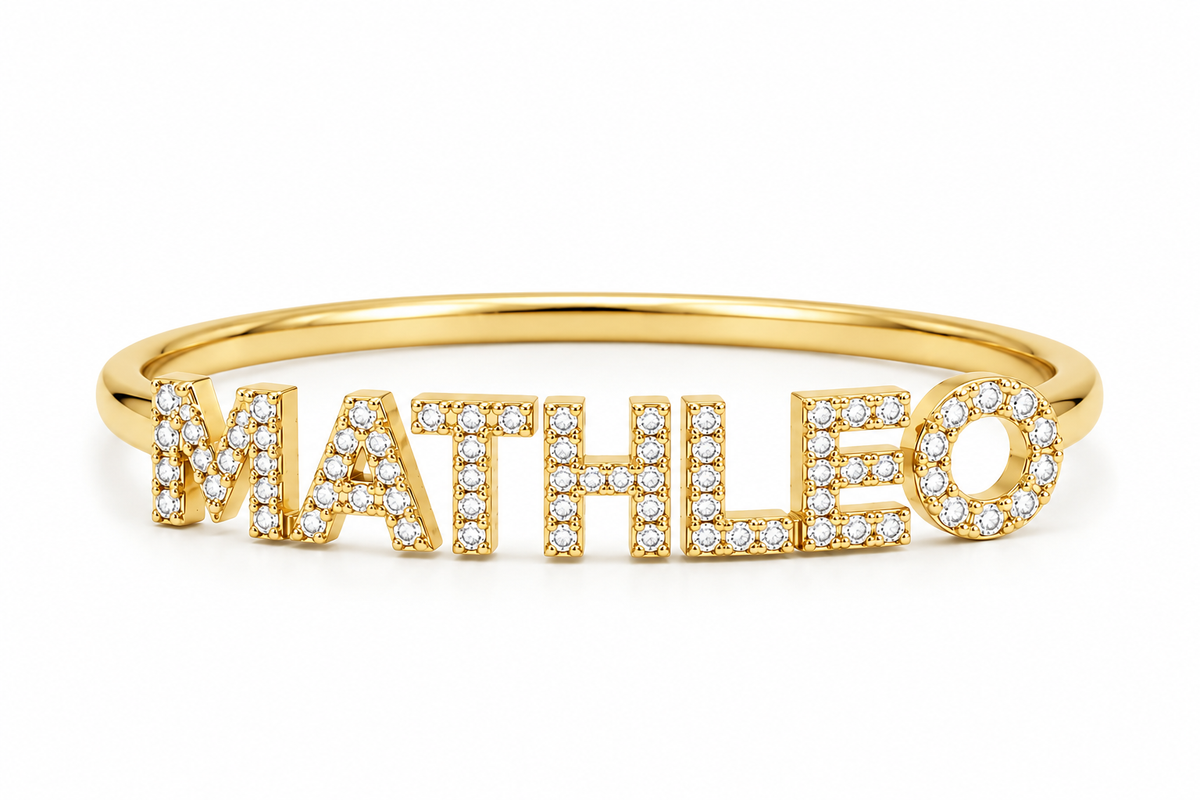 Name Ring – 18K Gold, Diamond Letters