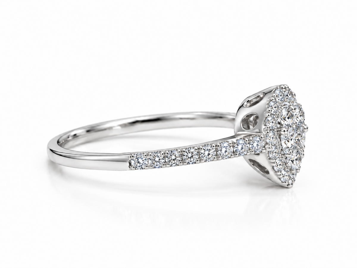 Halo Pearshape Diamond Ring