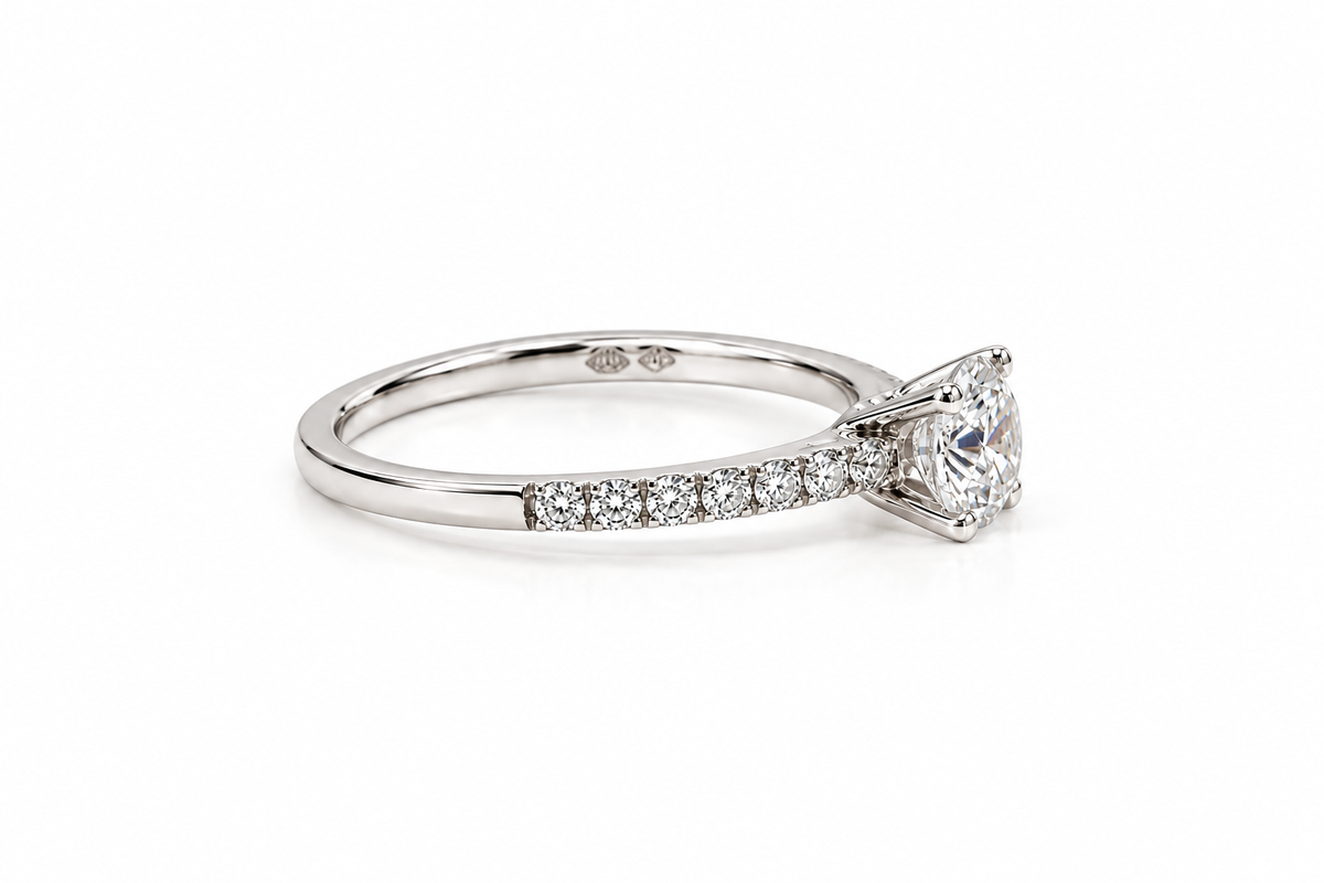 The Éclat Solitaire Ring