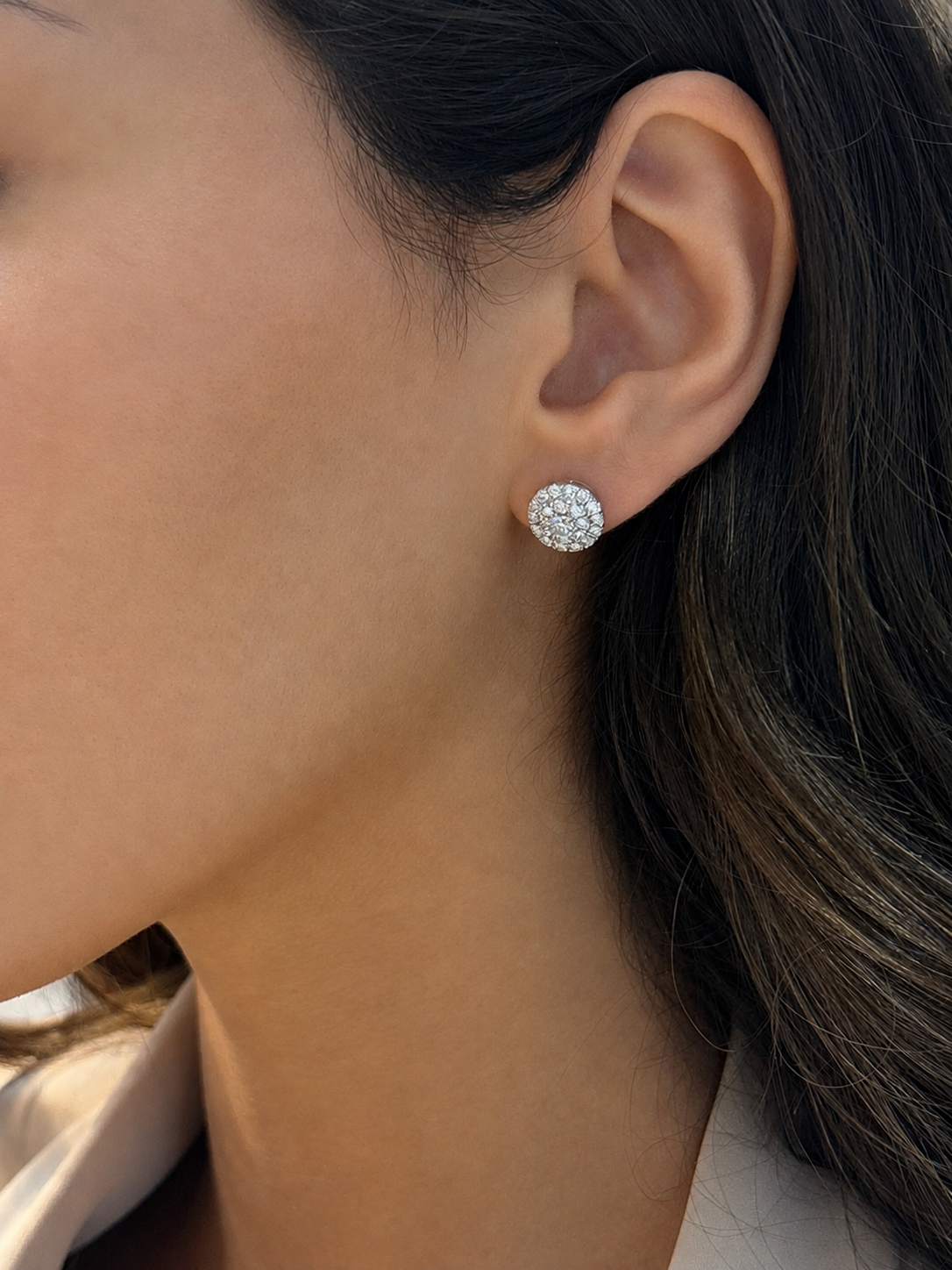 Halo Round Diamonds Studs