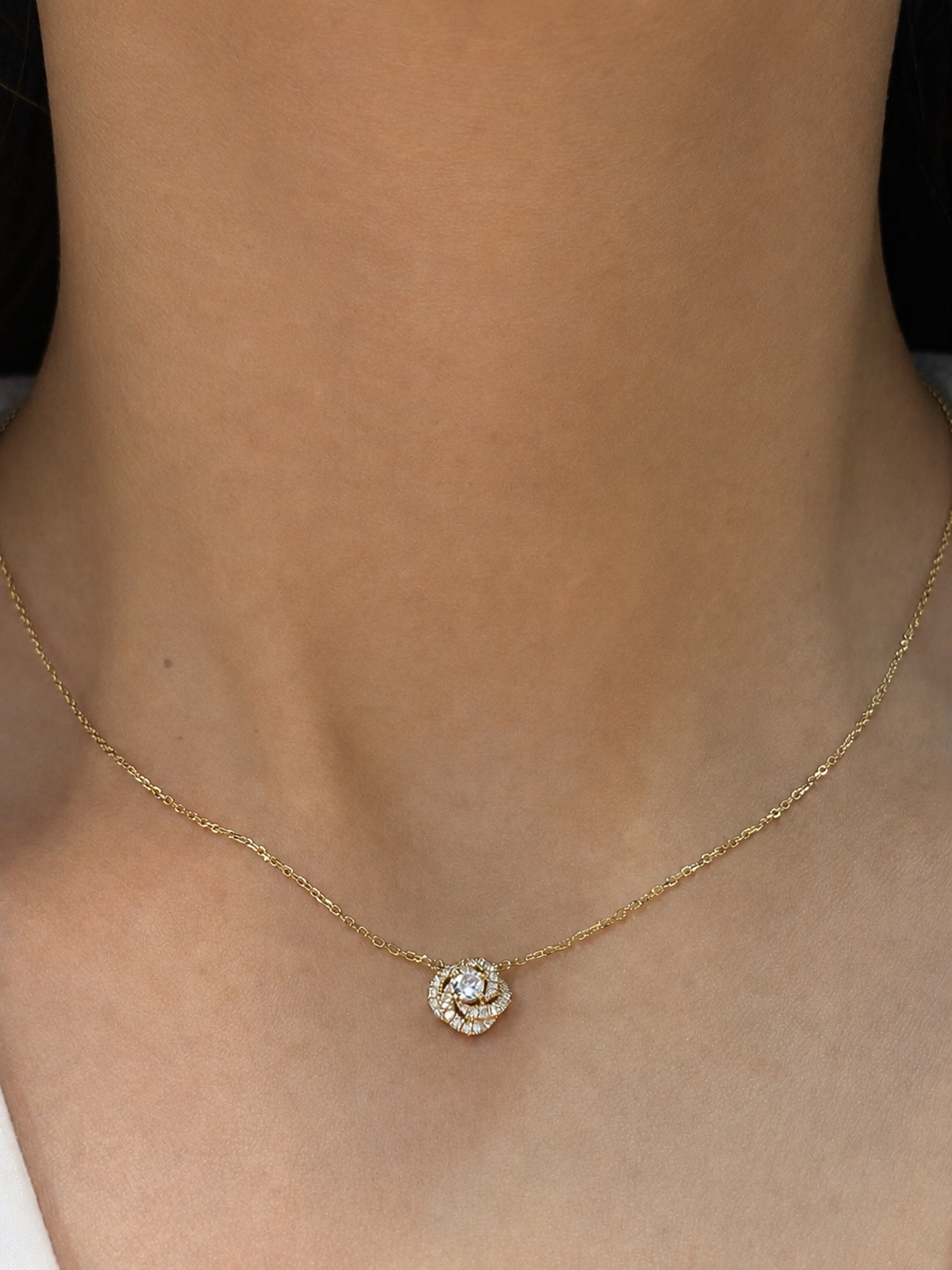 Diamond Bloom Necklace - 18K gold