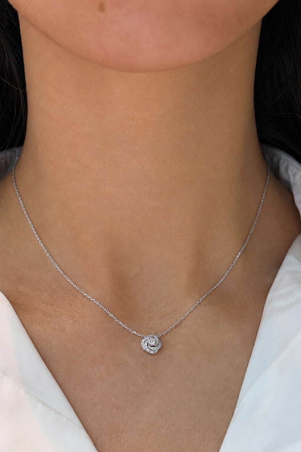 Diamond Bloom Necklace - 18K gold