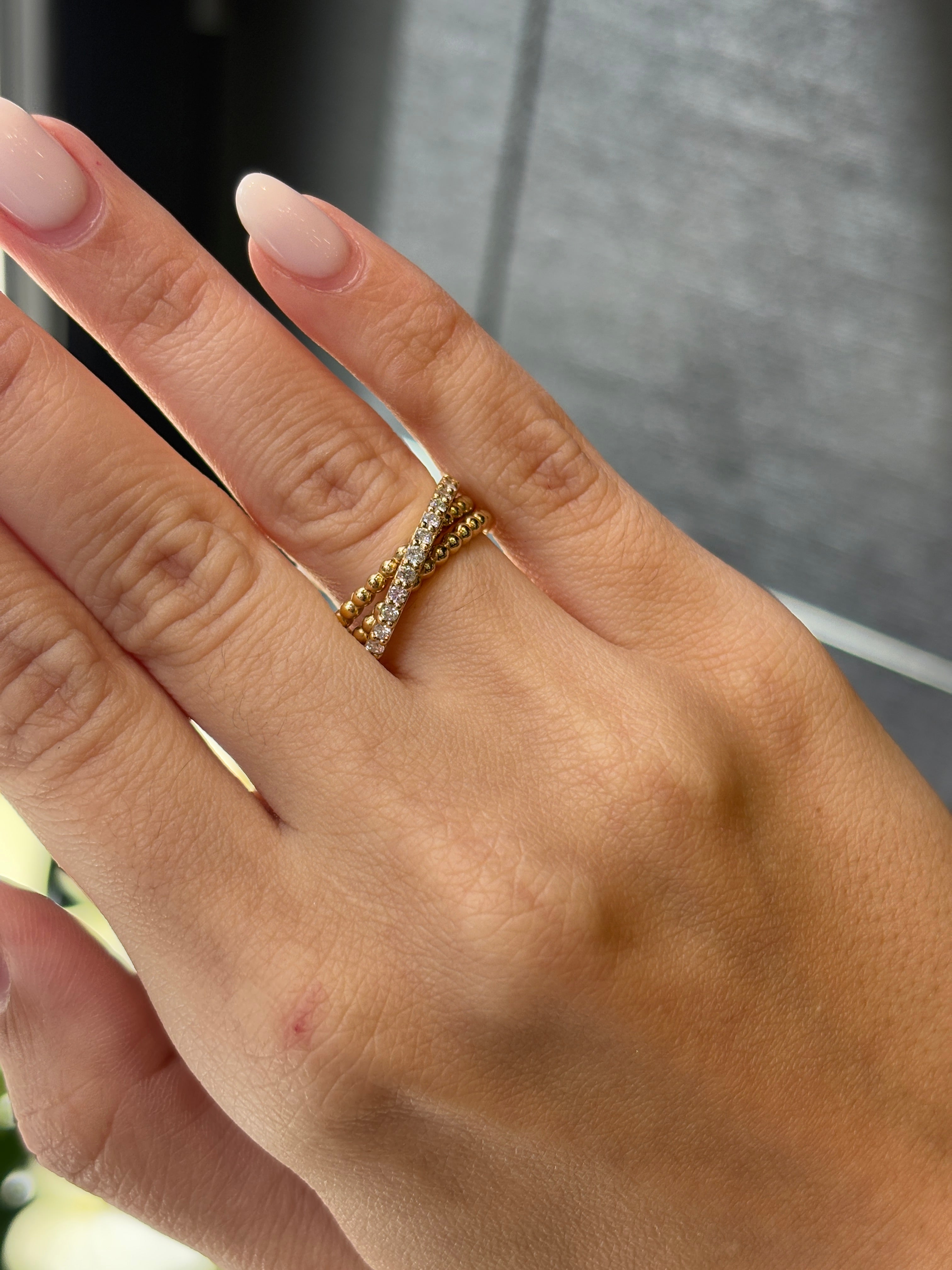 Dot Crossover Ring