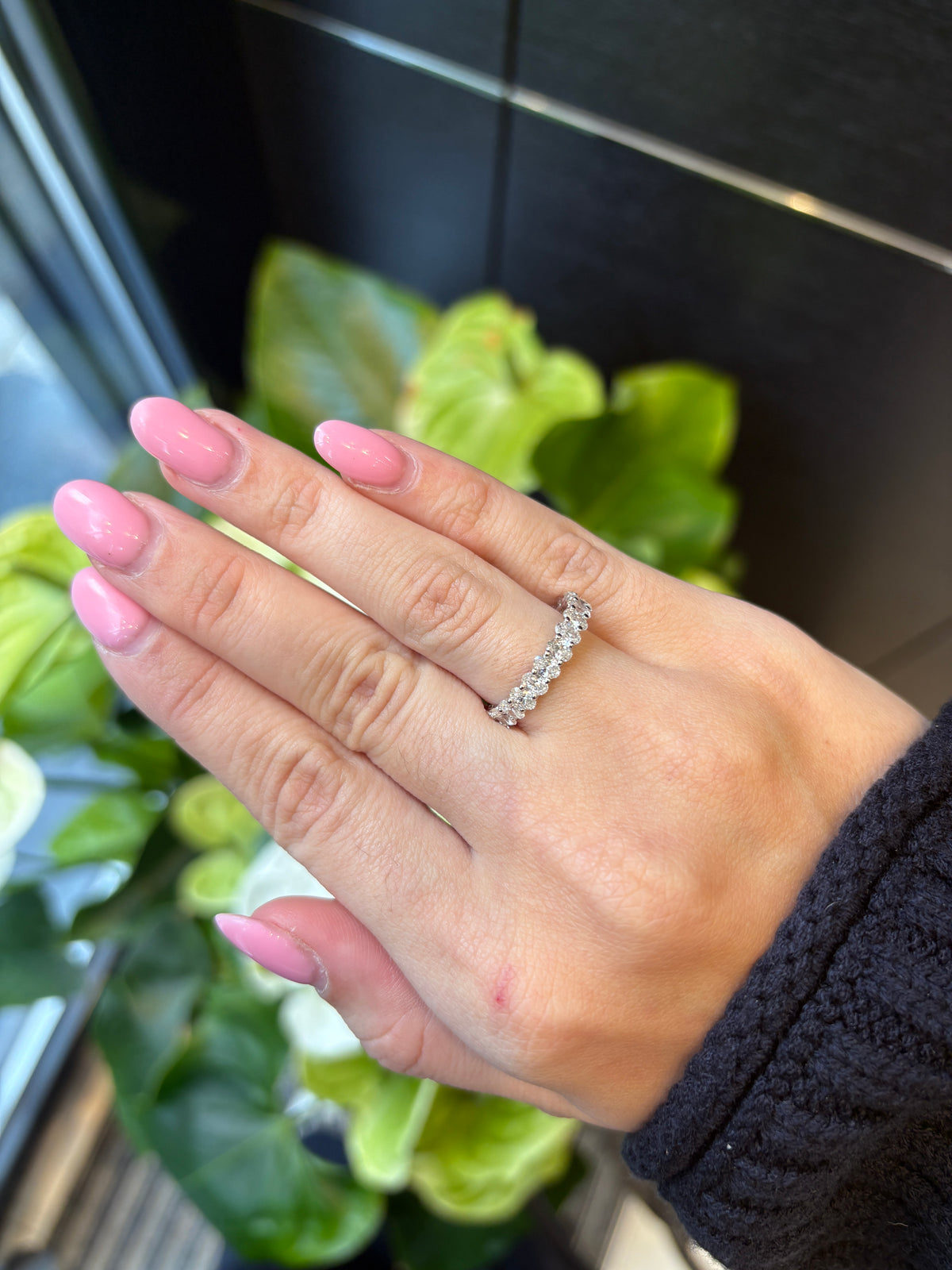 La Vie Oval-Cut Diamond Eternity Ring - 18K Gold