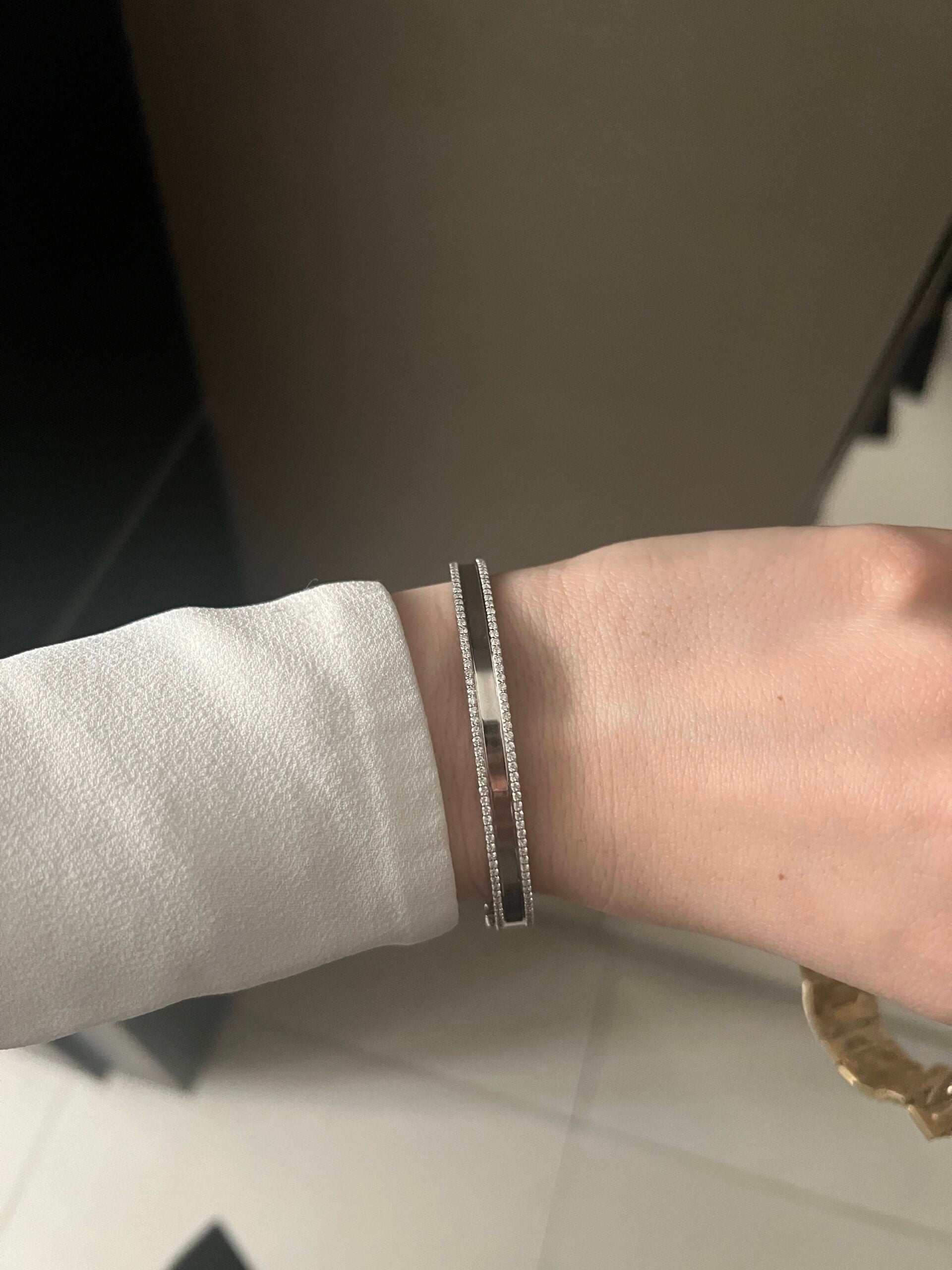 Border Pavé Diamond Bangle